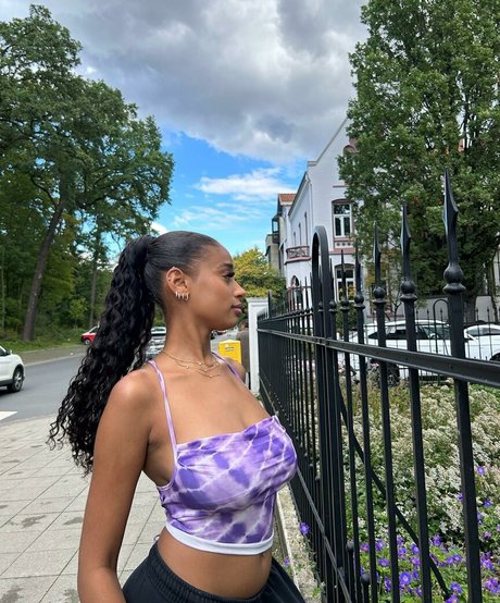 Capeverdian actrice de grande qualité img