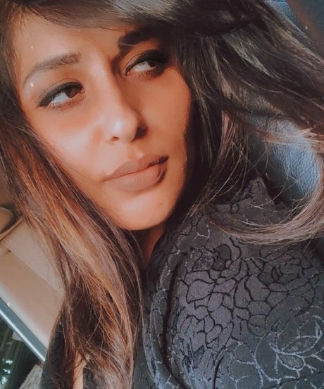 Vansheen Verma Sumbriya sexe de star du porno photos