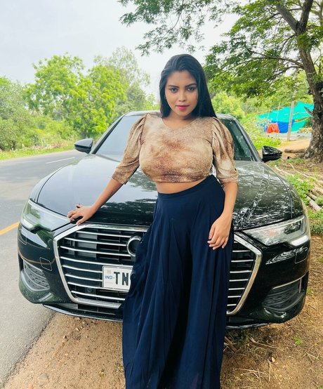 Elakkiya Rajendran modèles nus images