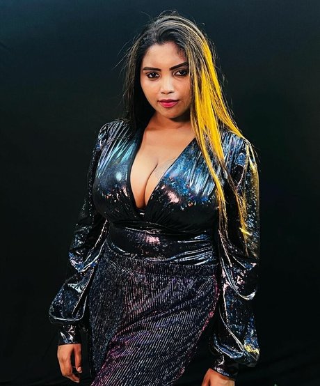 Elakkiya Rajendran modèle porno archive