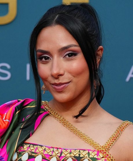 Michelle Khare joli modèle image