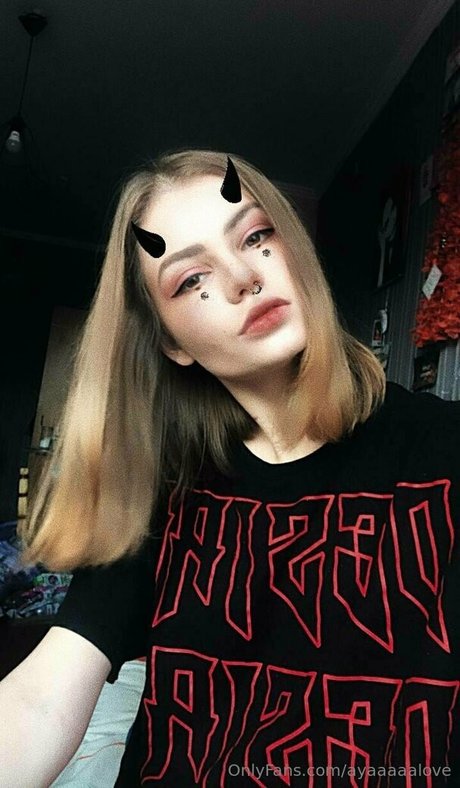 reine de pique onlyfans belle chaude photos