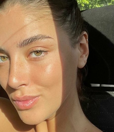 Morena Bradas star érotique images