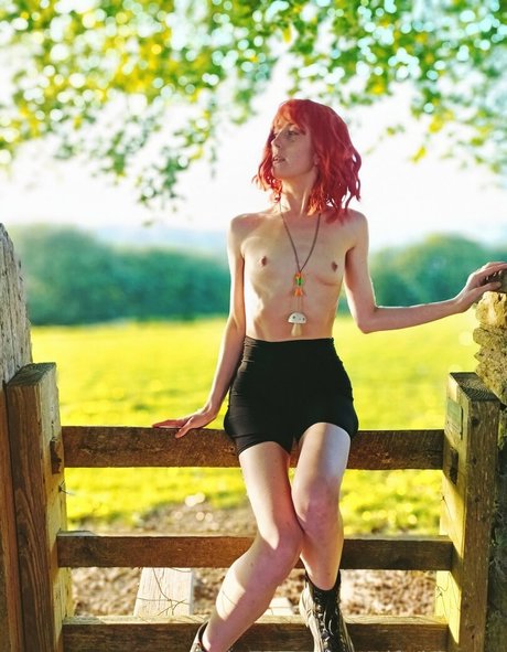 elfwithears actrice de nus collection