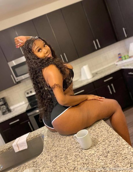 karitamonique actrice érotique galerie