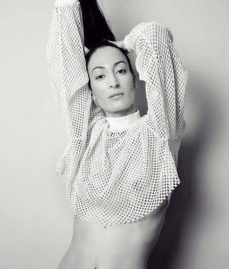 Laetitia Eido art de star du porno des photos