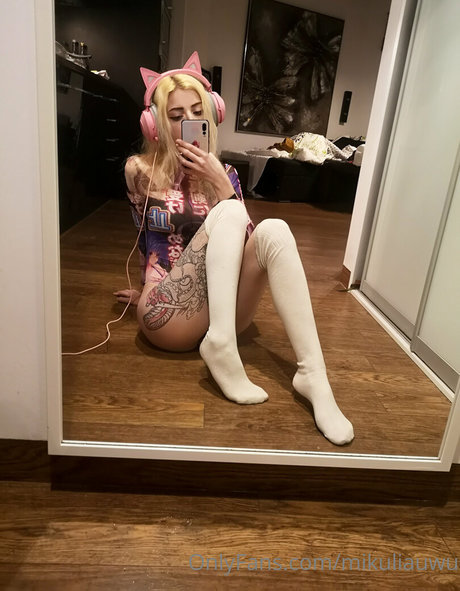 mikuliauwu sexe star archive