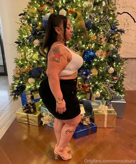 monicabunz étoile sexy photos