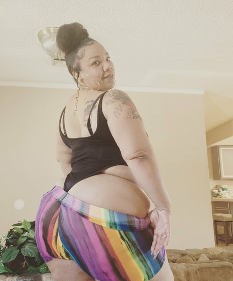 monicabunz étoile exclusive photos