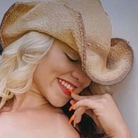 Abby Elizabeth Miller star du porno nue img