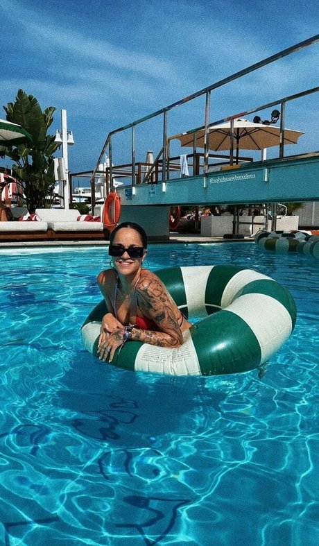 lapeytattoo actrice adulte des photos