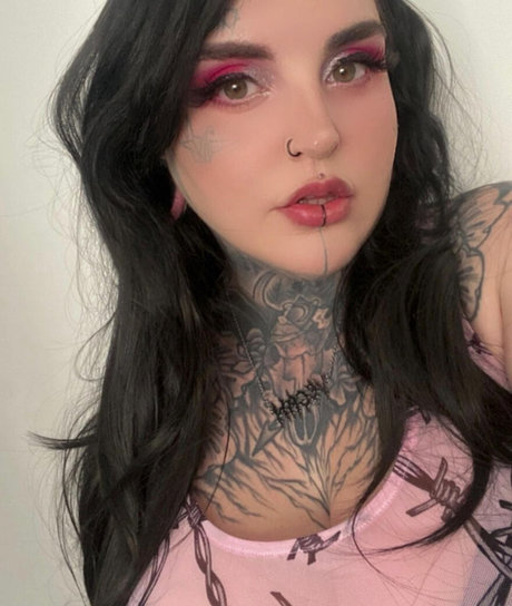 Rebbeccwynter modèle érotique des photos