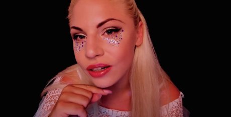 Goddess Blonde Kitty beau modèle img