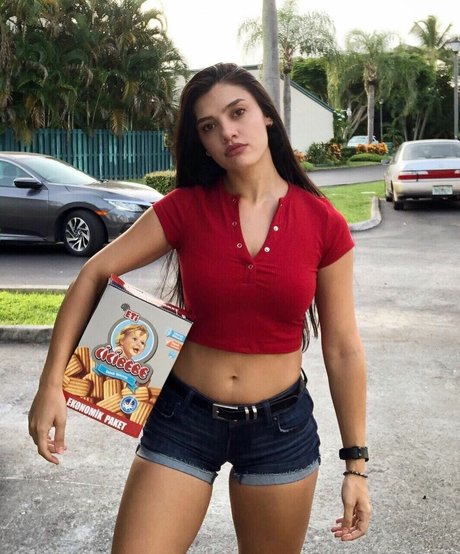 eceozbdk modèle de sexe photo