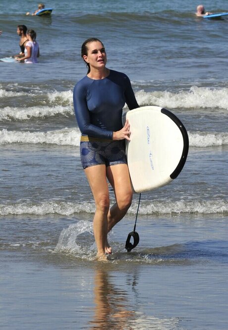 Brooke Shields modèle nu img