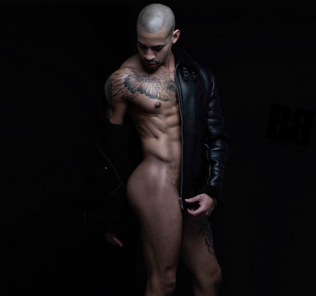 iamjudasking étoile nue collection