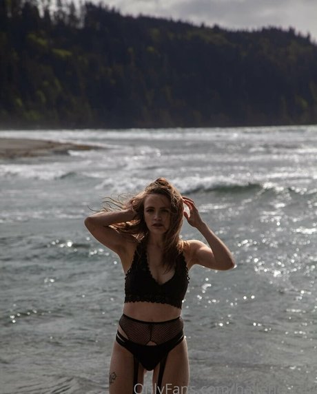 halleheartly mannequin img