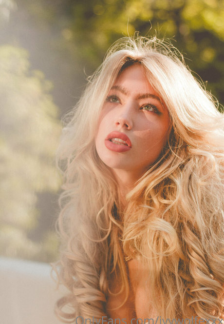 ivywolfexxx actrice érotique galeries