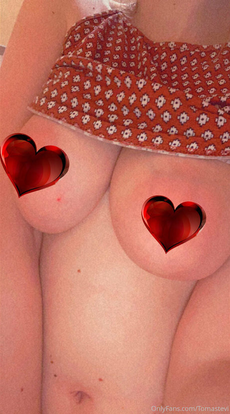 tomastevi nus star du porno archive