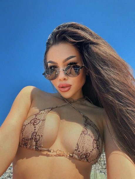 petits seins potelés onlyfans top jolie photo