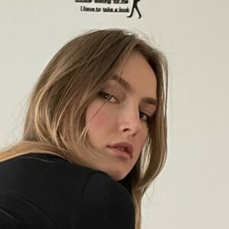 Naomi Reyners modèle magnifique photos