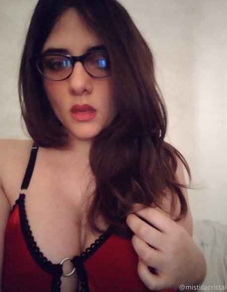 misticacristal modèle xxx images