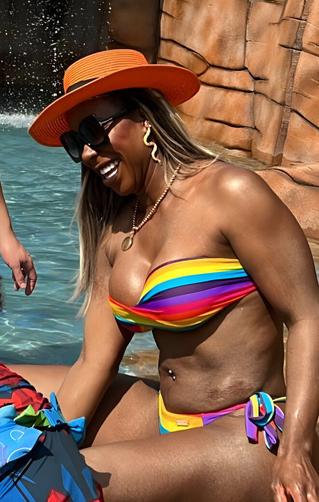 Adelia Soares star du porno nue des photos