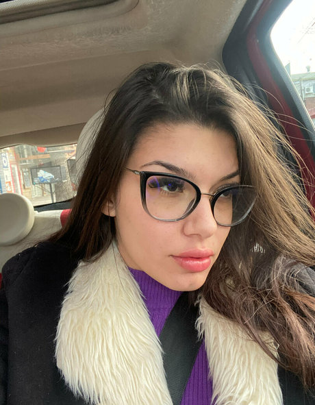 hinnatadelucca actrice de grande qualité des photos