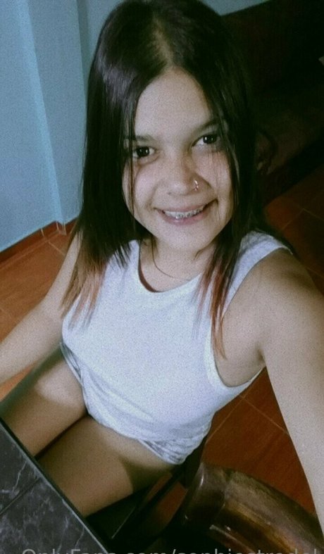 sofia only18 actrice sexy des photos