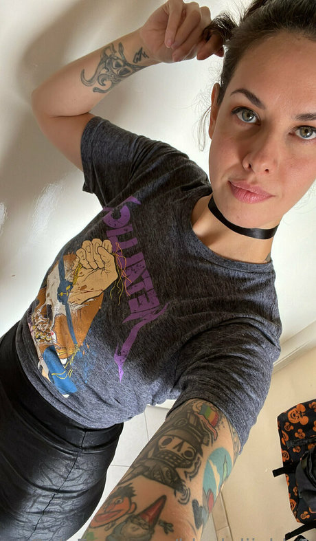 maman asiatique onlyfans parfait et sexy img