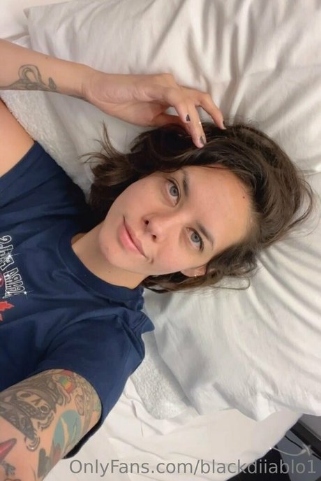 blackdiiablo étoile chaude des photos