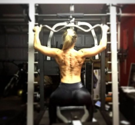 Dani Tamega art star du porno des photos