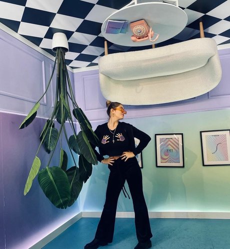 Shabel modèle de haute qualité des photos