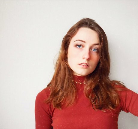 Leonie Christel joli modèle galeries