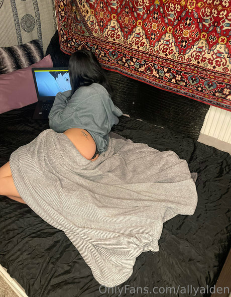 allyalden star du porno adulte photo