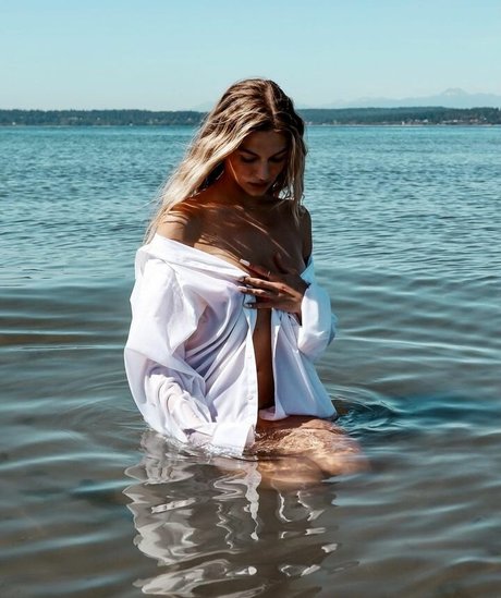 Julia Miller actrice érotique photo