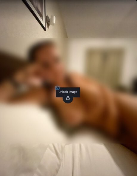 BustyLove star du porno en haute qualité des photos