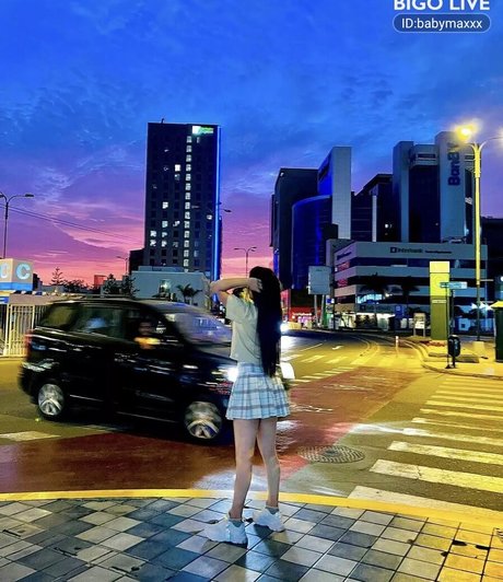 Babymaxxx étoile galeries