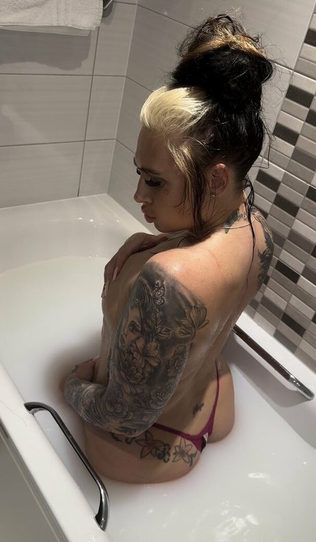 Ruby RoseVIP star du porno sympa archive