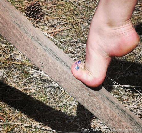 shelbymustaine actrice chaude des photos