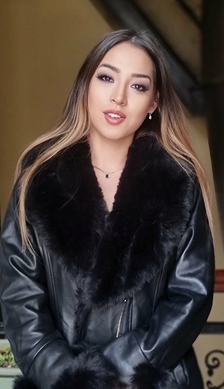 Melania Dark xxx star du porno photos