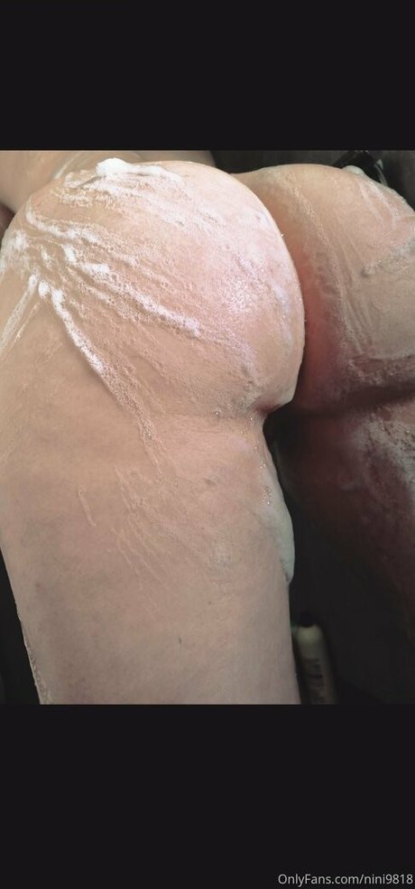 nini9818 modèle érotique galerie