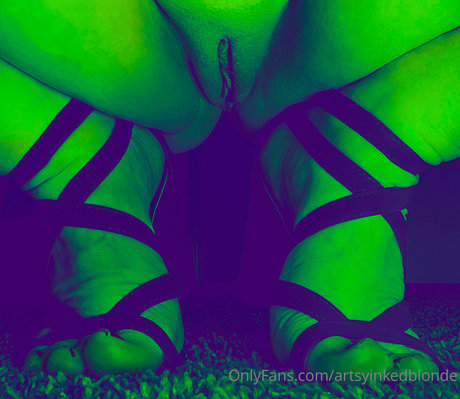 artsyinkedblonde actrice érotique archive