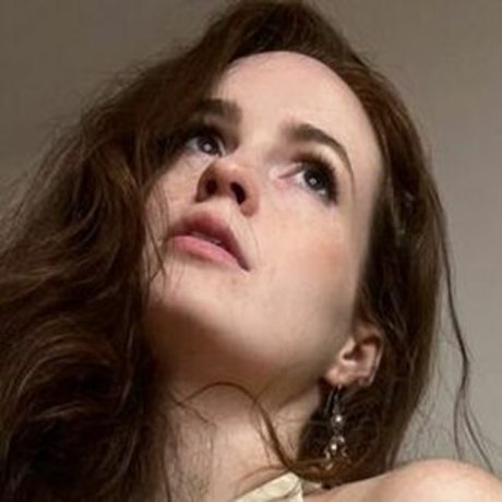 Saltysweetcaroline actrice érotique photo