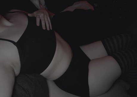 pxppycorpse actrice chaude des photos