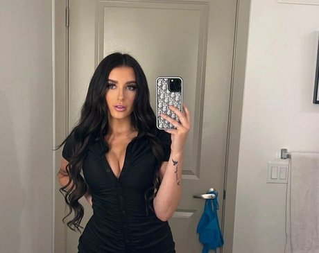 raelynn77 modèle hd photos