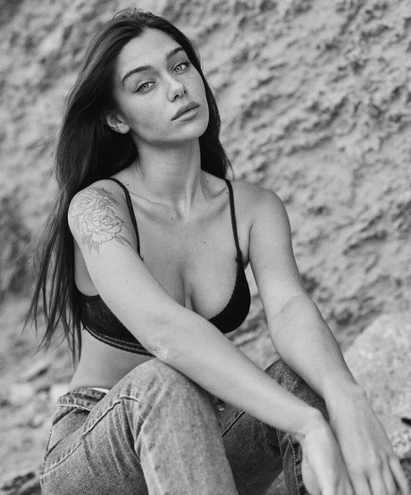 Milana Vino sexe de star du porno collection