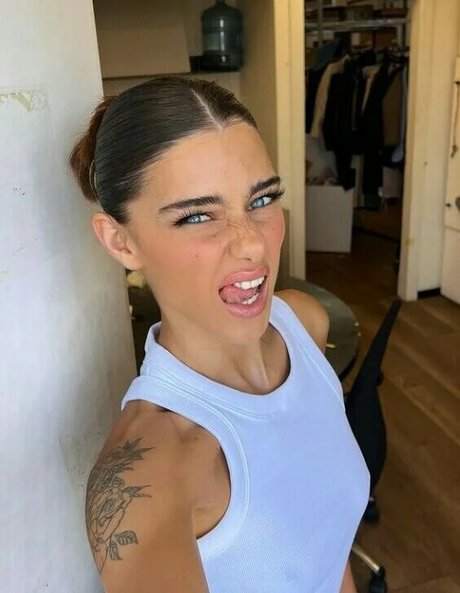 Milana Vino star du porno érotique collection