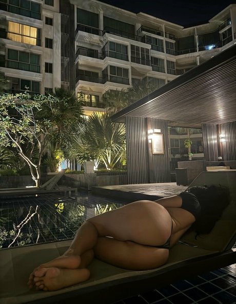 Sofigonewild modèle pornographique collection