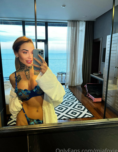 mia foxybae modèle artistique img